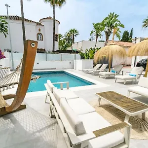 https://villa-la-sala-puerto-banus.1costadelsol.com